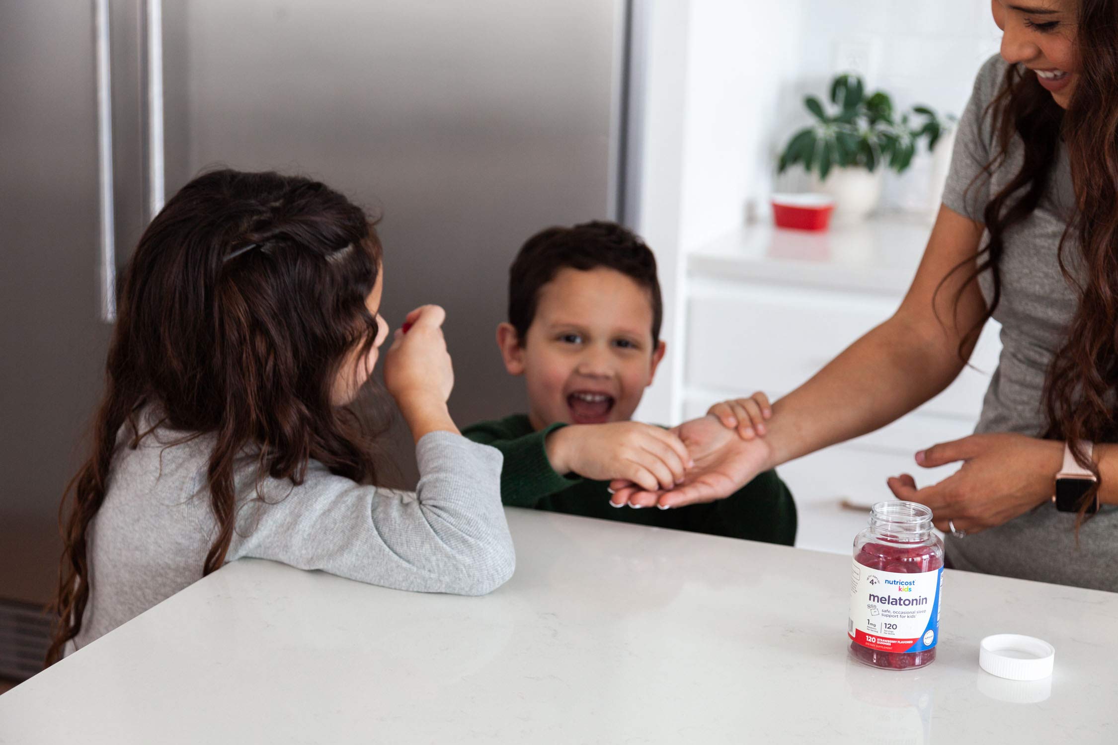 Foto 4 pulgar | Gomitas De Melatonina Nutricost Kids 1 Mg, 120 Gomitas - Venta Internacional.