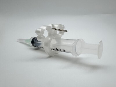 Foto 4 | Llavero Con Soporte Para Jeringas, Versión 2, Que Brilla En La Oscuridad - Venta Internacional.