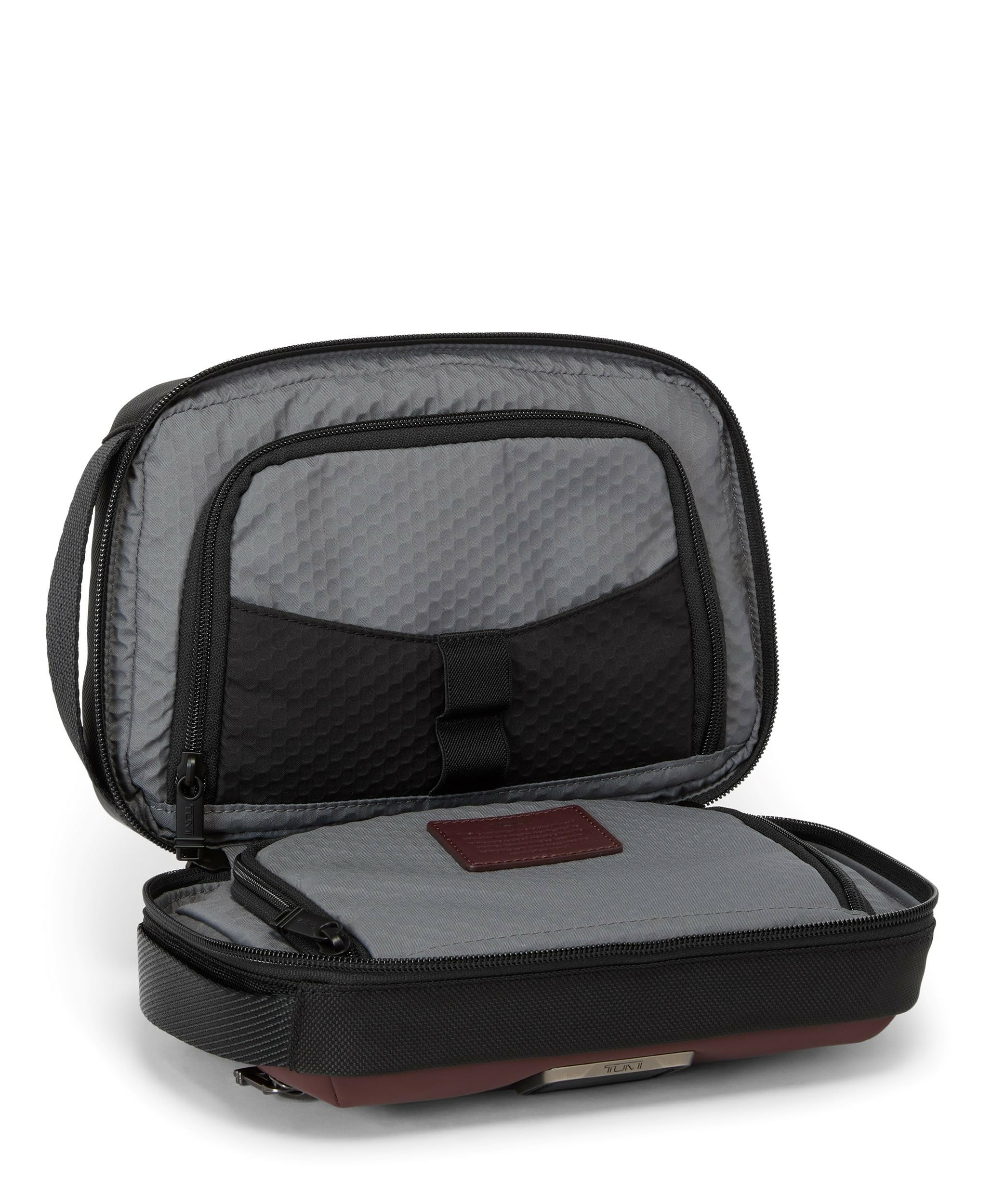 Foto 2 | Kit De Viaje Tumi Alpha Bravo Response Hanging Outlet Oxblood - Venta Internacional.