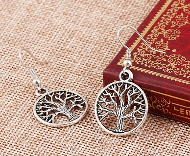 Foto 1 | Pendientes Huoguo Con Forma De Árbol Hueco De Aleación Plateada 4 Cm Para Mujer - Venta Internacional.