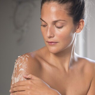 Foto 3 | Exfoliante De Sal Elemis Frangipani Monoi Salt Glow 490 G - Venta Internacional.