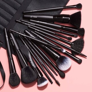 Foto 3 | Venta Internacional - Set De Brochas De Maquillaje E.l.f. Ultimate Con Rollo De Viaje, 17 Piezas