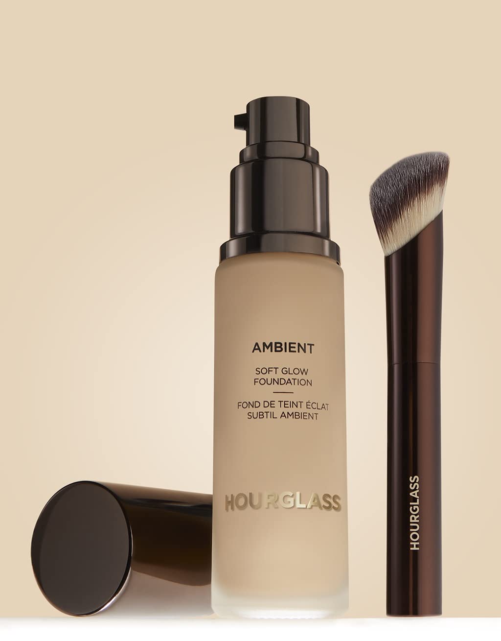 Foto 3 pulgar | Brocha De Maquillaje Hourglass Ambient Soft Glow Foundation - Venta Internacional.