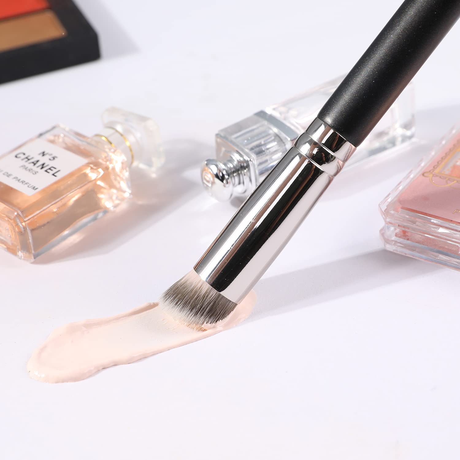 Foto 5 | Corrector Para Debajo De Los Ojos Brush Energy, Minisuperficie Plana, Kabuki 270 - Venta Internacional.