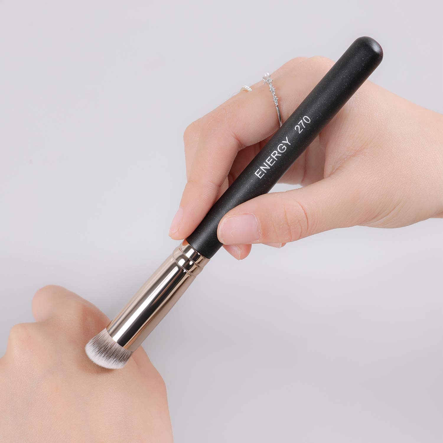 Foto 7 pulgar | Corrector Para Debajo De Los Ojos Brush Energy, Minisuperficie Plana, Kabuki 270 - Venta Internacional.