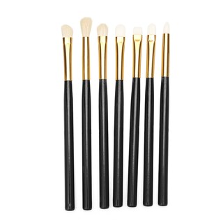 Foto 1 | Kit De Brochas De Maquillaje Genérica 7 Unidades Delineador De Ojos En Polvo Negro - Venta Internacional.