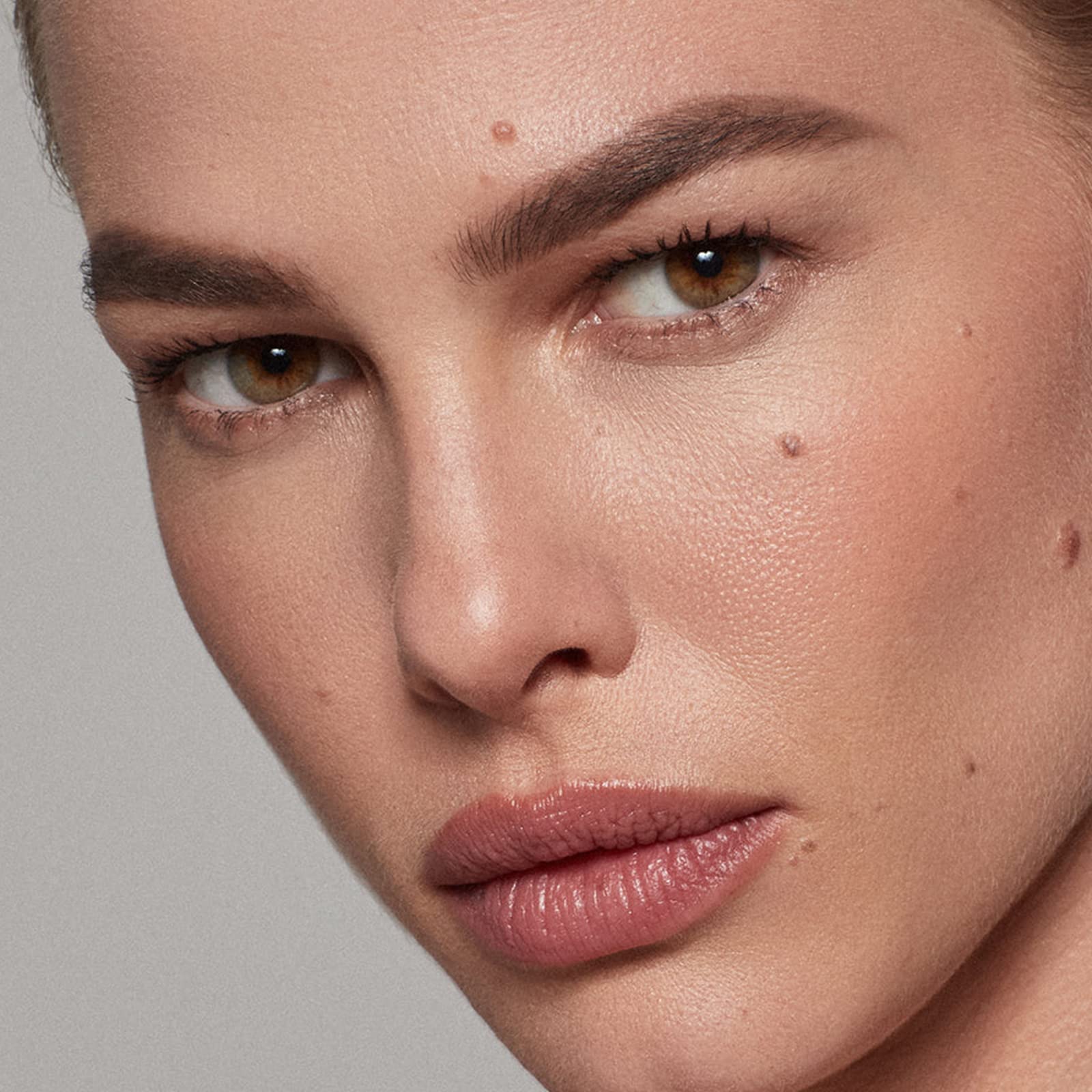 Foto 7 | Lápiz Kosas Brow Pop Longwear De Doble Cara Para Maquillaje De Cejas, Color Topo - Venta Internacional.