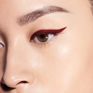Foto 5 | Delineador De Ojos Shiseido Kajal Inkartist Azuki Red 04 Waterproof - Venta Internacional.