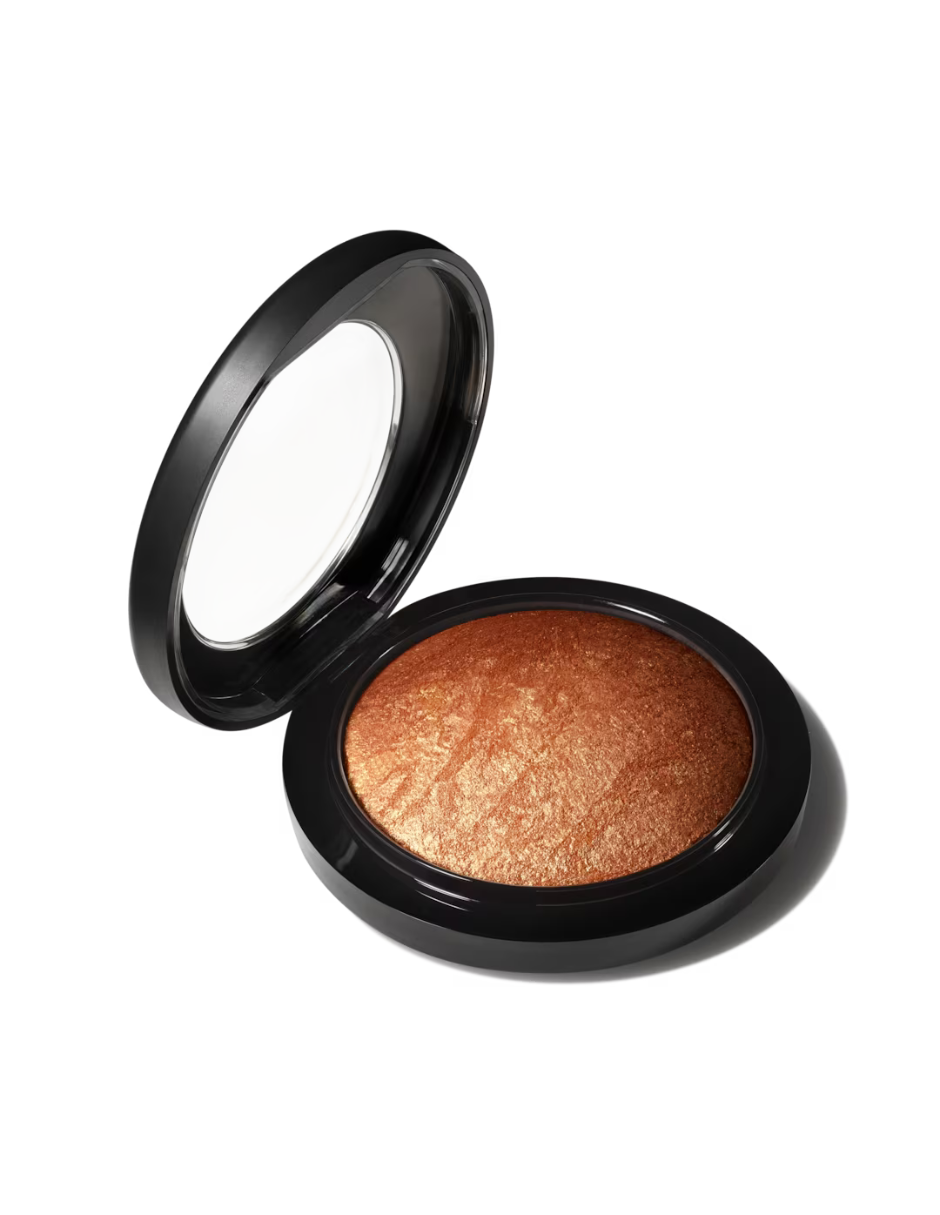 Foto 2 pulgar | Iluminador Mac Mineralize Skinfinish Gold Deposit