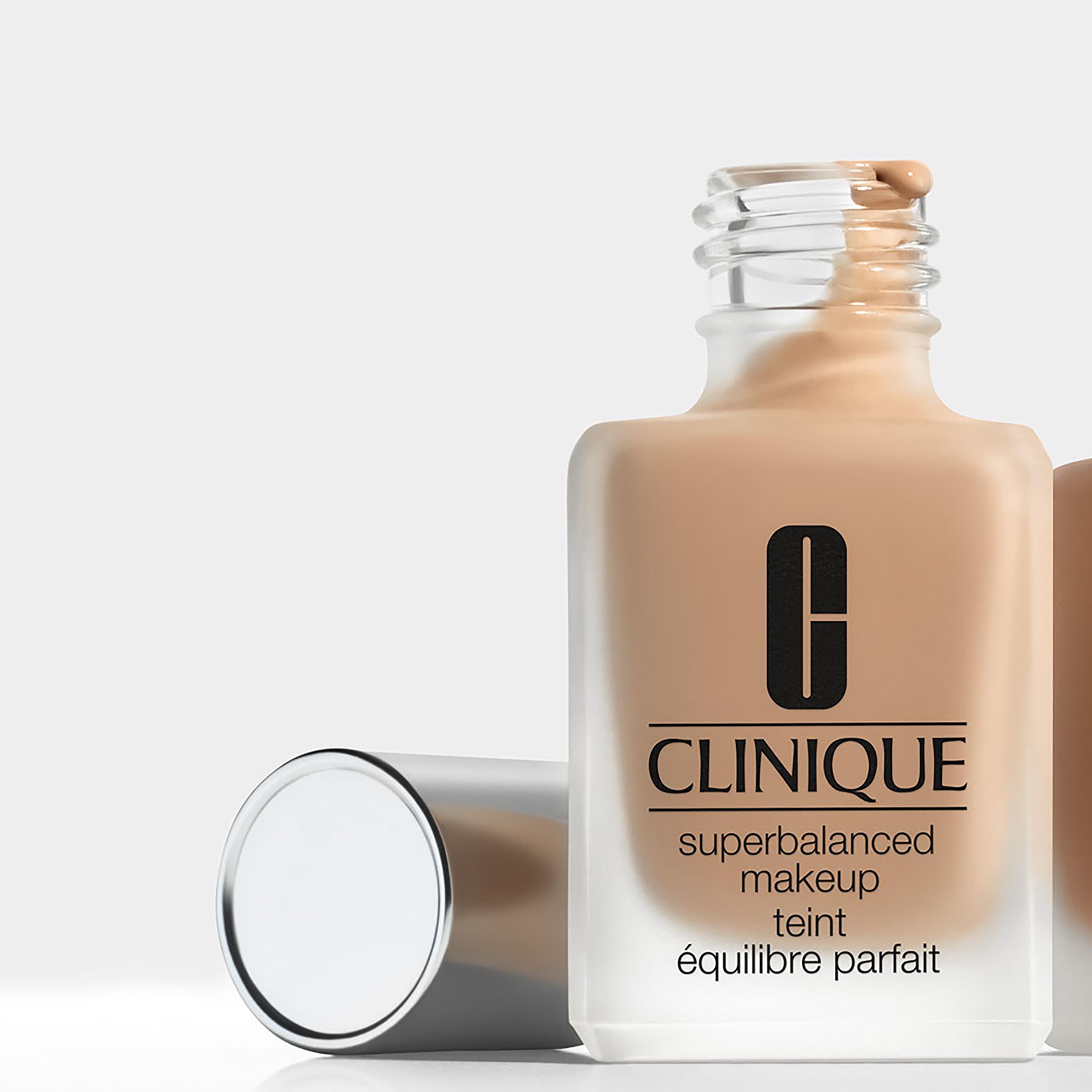 Foto 4 pulgar | Foundation Clinique Superbalanced Free Oil Free 30 Ml Seco A Graso - Venta Internacional.