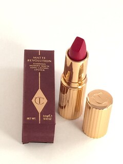 Foto 1 | Lápiz Labial Charlotte Tilbury Matte Revolution Red Carpet Red - Venta Internacional.