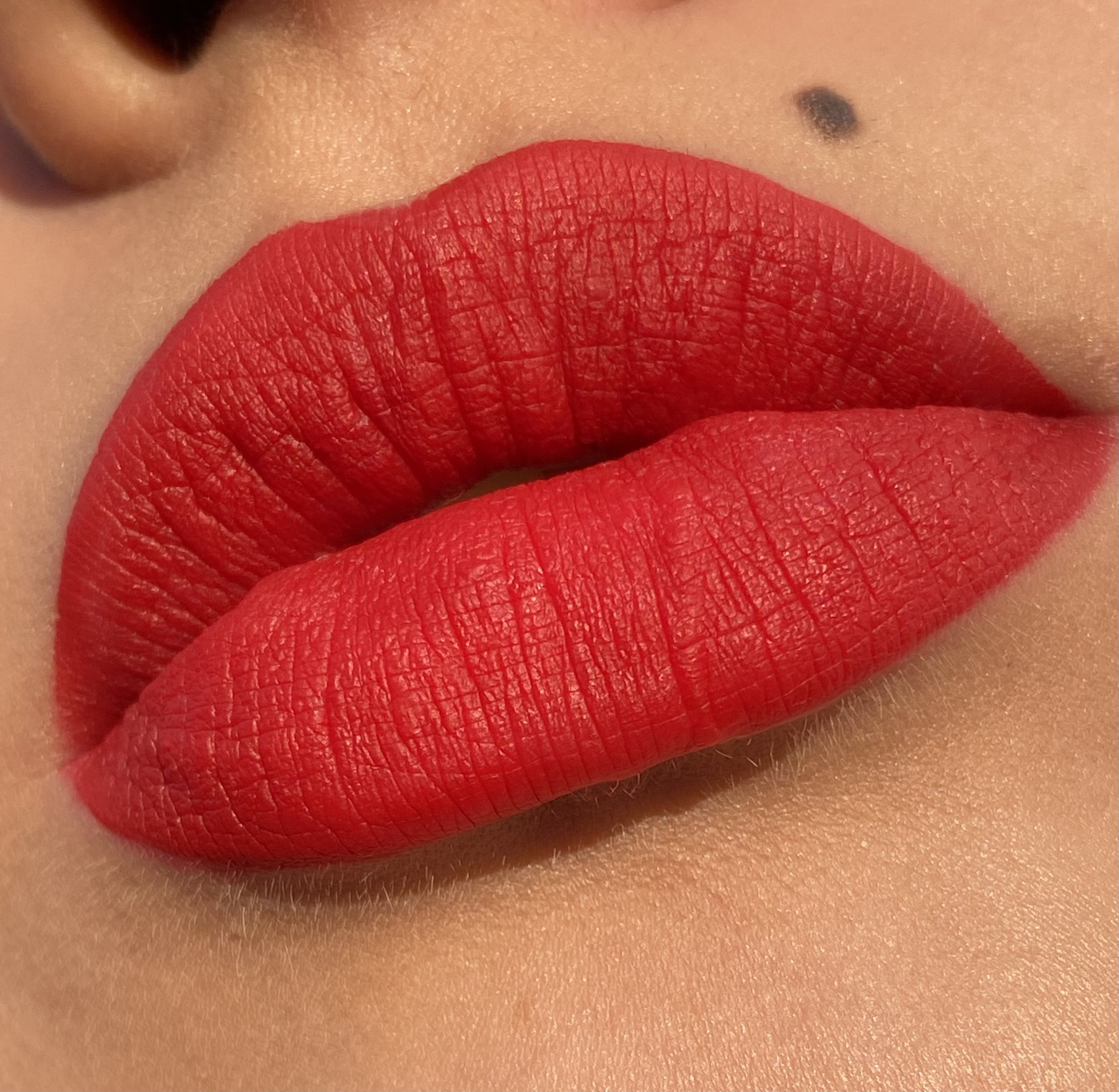 Foto 3 | Indestructible Lipstick Liquid Nueva York