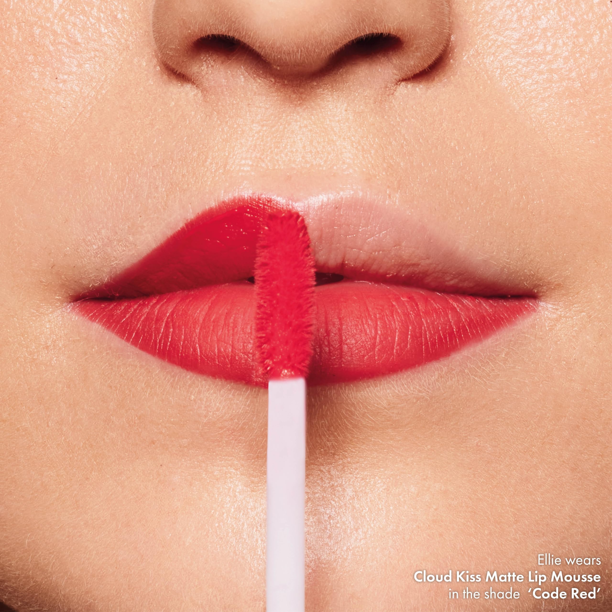 Foto 7 pulgar | Mousse Mate Para Labios Iconic London Cloud Kiss Code Red - Venta Internacional.