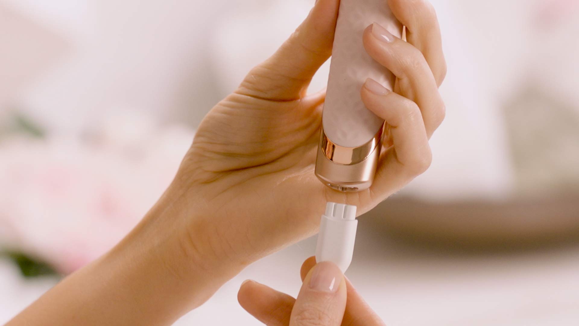 Foto 4 pulgar | Maquinilla De Afeitar Eléctrica Finishing Touch Flawless Nu Razor Recargable - Venta Internacional.