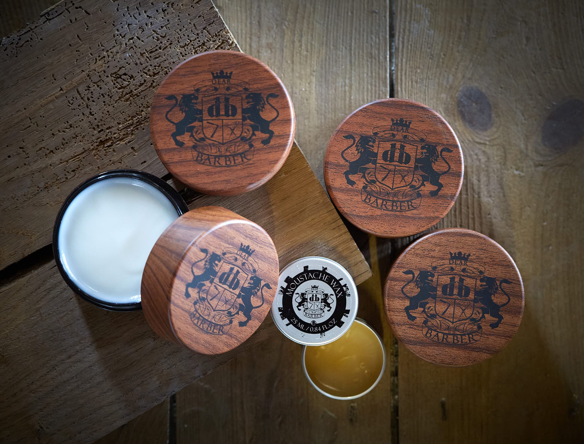 Foto 8 pulgar | Pomade Dear Barber Strong Hold High Shine, 100 Ml, Para Hombre - Venta Internacional.