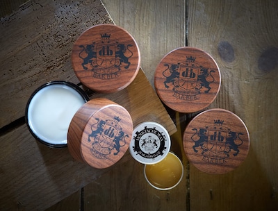 Foto 7 | Pomade Dear Barber Strong Hold High Shine, 100 Ml, Para Hombre - Venta Internacional.
