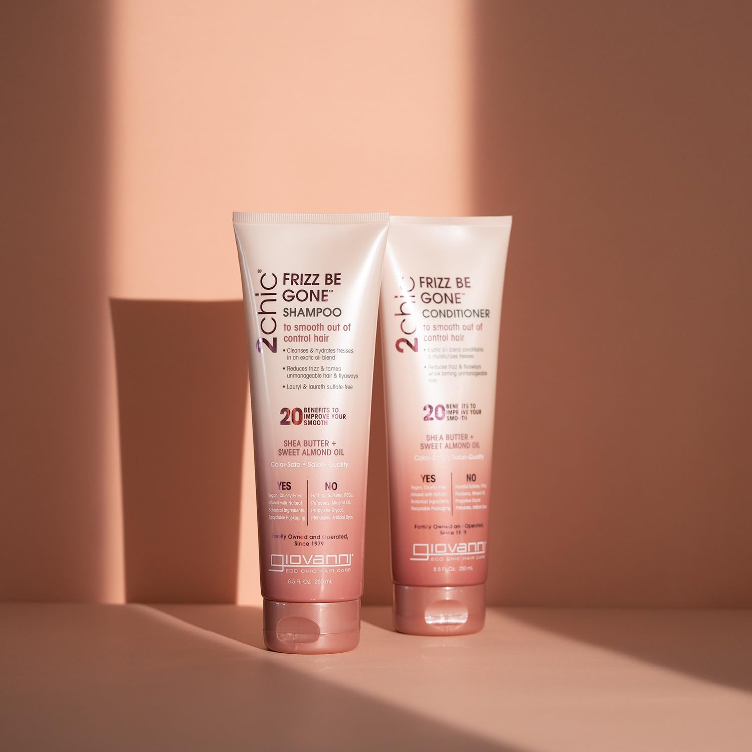 Foto 3 pulgar | Acondicionador Giovanni 2chic Frizz Be Gone Antiencrespamiento 250 Ml - Venta Internacional.