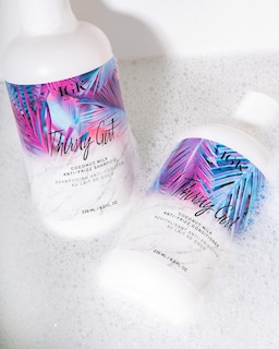 Foto 4 | Champú Igk Thirsty Girl Leche De Coco Anti-encrespamiento 240 Ml - Venta Internacional.