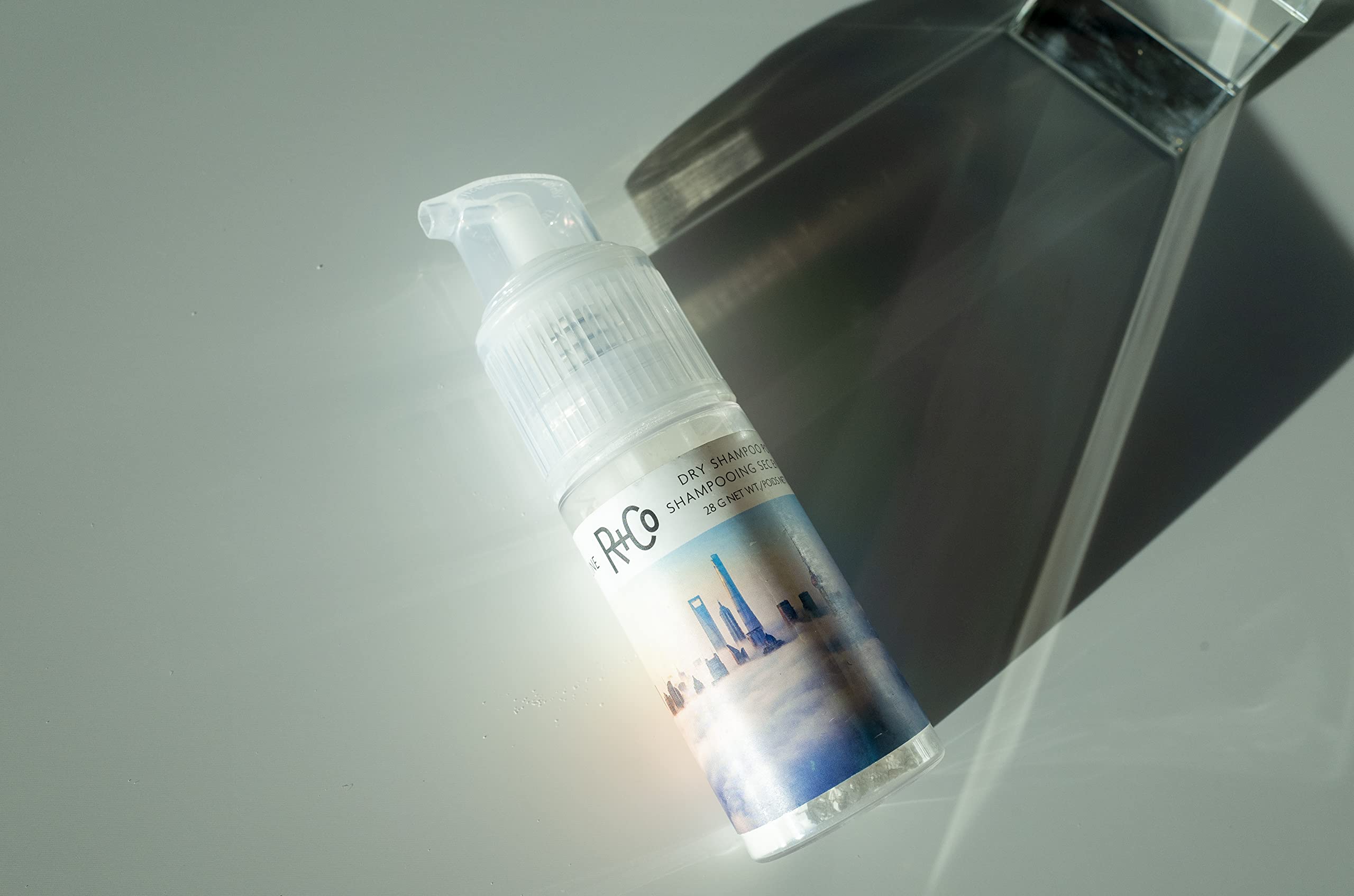 Foto 7 pulgar | Champú Seco En Polvo R+co Skyline Vegan, Libre De Crueldad Animal, 30 Ml - Venta Internacional.
