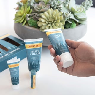 Foto 7 | Kit De Regalos Grooming Essentials Cooling Skincare Burt's Bees - Venta Internacional.