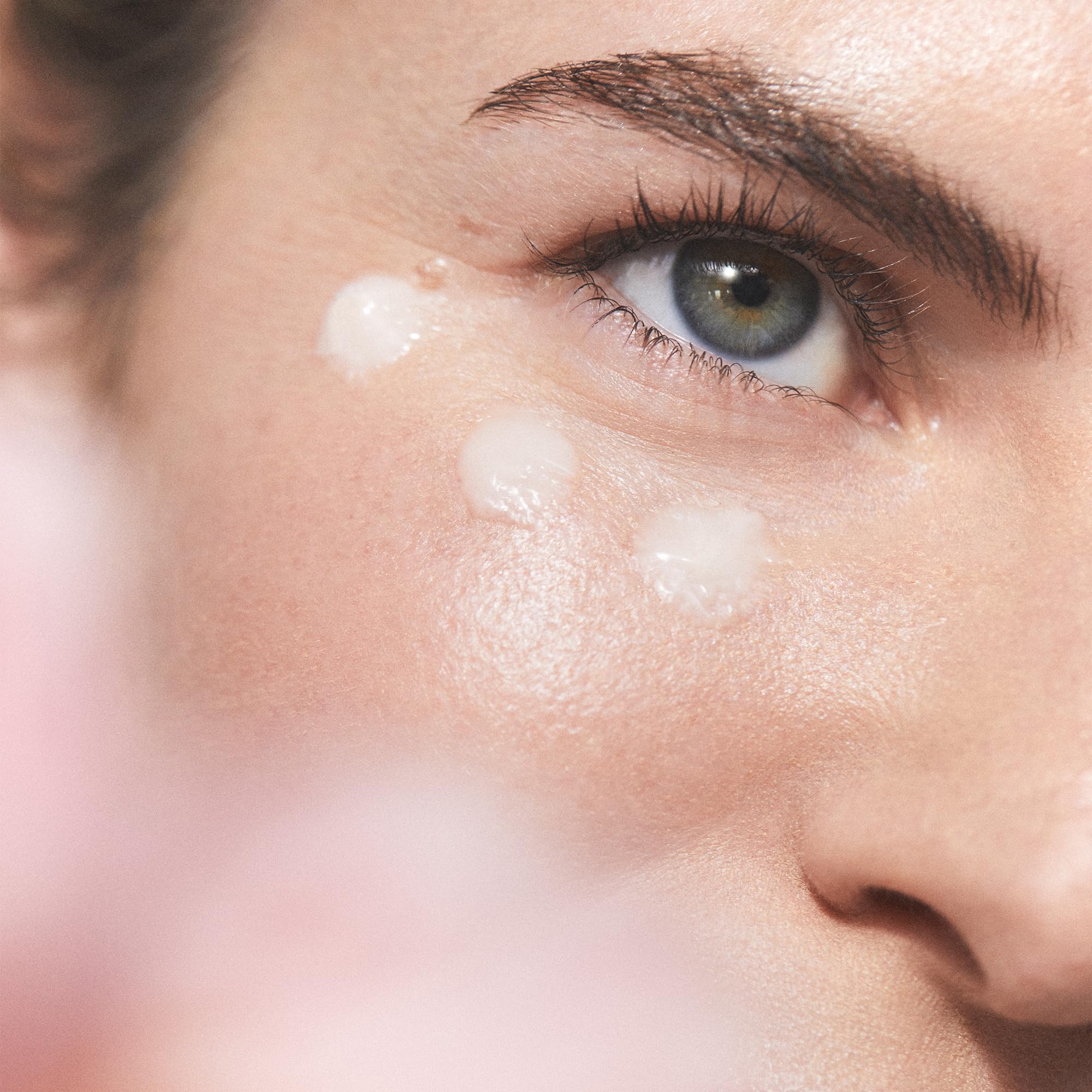 Foto 4 pulgar | Crema Para Ojos Kora Organics Berry Bright Reafirmante Vitamina C 15 Ml - Venta Internacional.