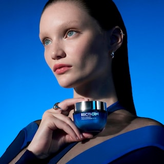 Foto 2 | Crema Biotherm Blue Therapy Spf 25 Multi-defender 50 Ml Para Mujeres - Venta Internacional.