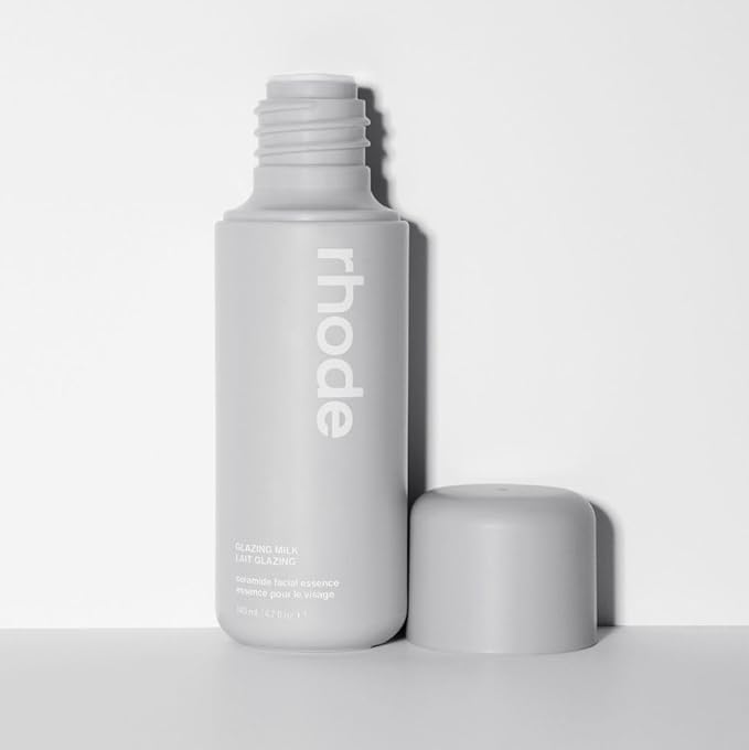 Leche Glaseante Rhode De Hailey Bieber, 140 Ml, 4.7 Fl Oz, Color Blanco - Venta Internacional.