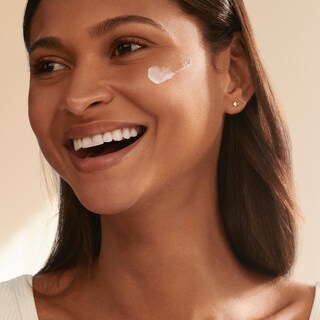 Foto 4 | Crema Hidratante Sulwhasoo Essential Comfort Firming 15 Ml - Venta Internacional.
