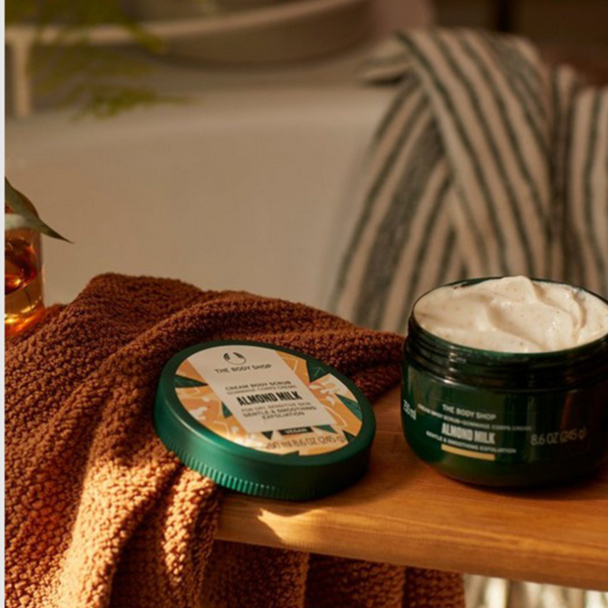 Foto 3 pulgar | Exfoliante Corporal The Body Shop Leche de Almendras 250ml