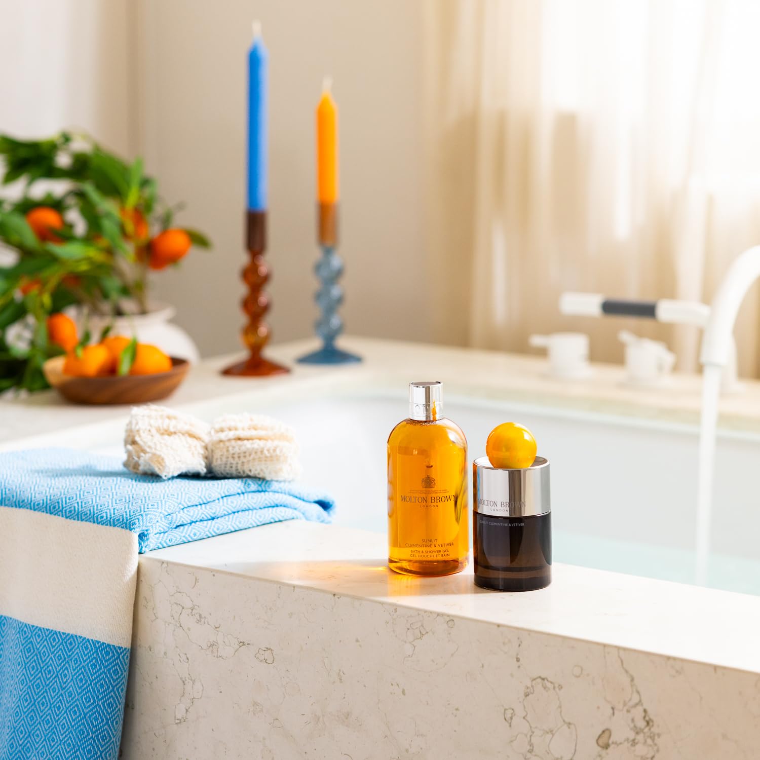 Foto 3 pulgar | Gel de Baño y Ducha Molton Brown Sunlit Clementine & Vetiver 300 ml - Venta Internacional