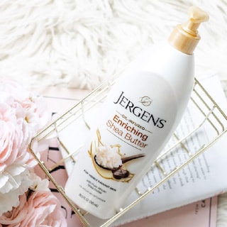 Foto 5 | Loción Hidratante A Base De Jergens Con Manteca De Karité Con Infusión De Aceite, 500 Ml, 3 Unidades - Venta Inter