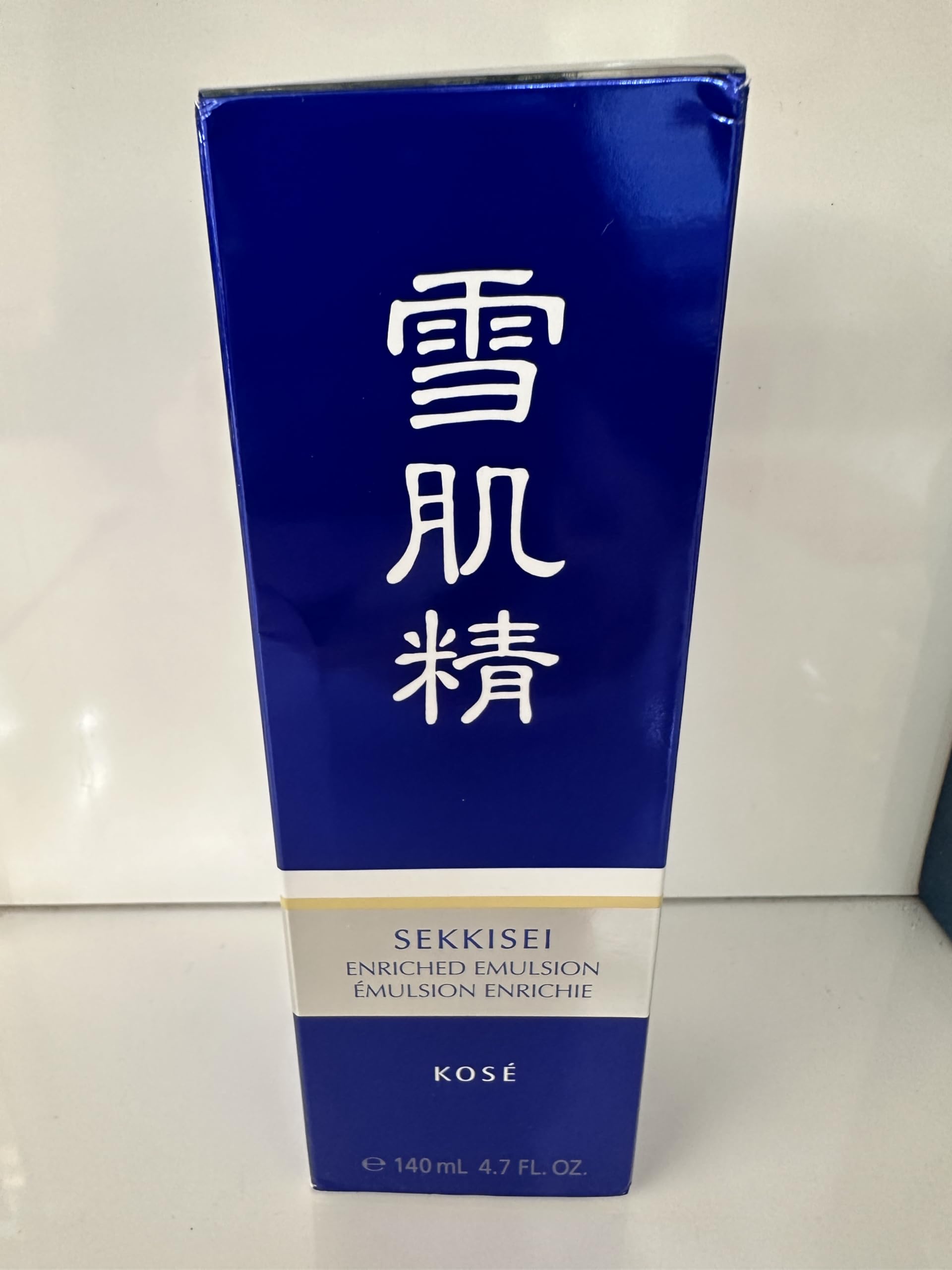 Emulsión Hidratante Sekkisei Enriquecida Para Iluminar La Piel 140 Ml - Venta Internacional.