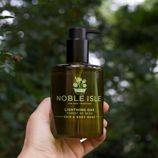 Foto 2 | Gel Limpiador Noble Island Lightning Oak Para Cabello Y Cuerpo 250 Ml - Venta Internacional.