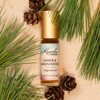 Foto 2 | Aceite Aromático Roll-on Kuumba Made De Ámbar Y Sándalo, 3,7 Ml - Venta Internacional.