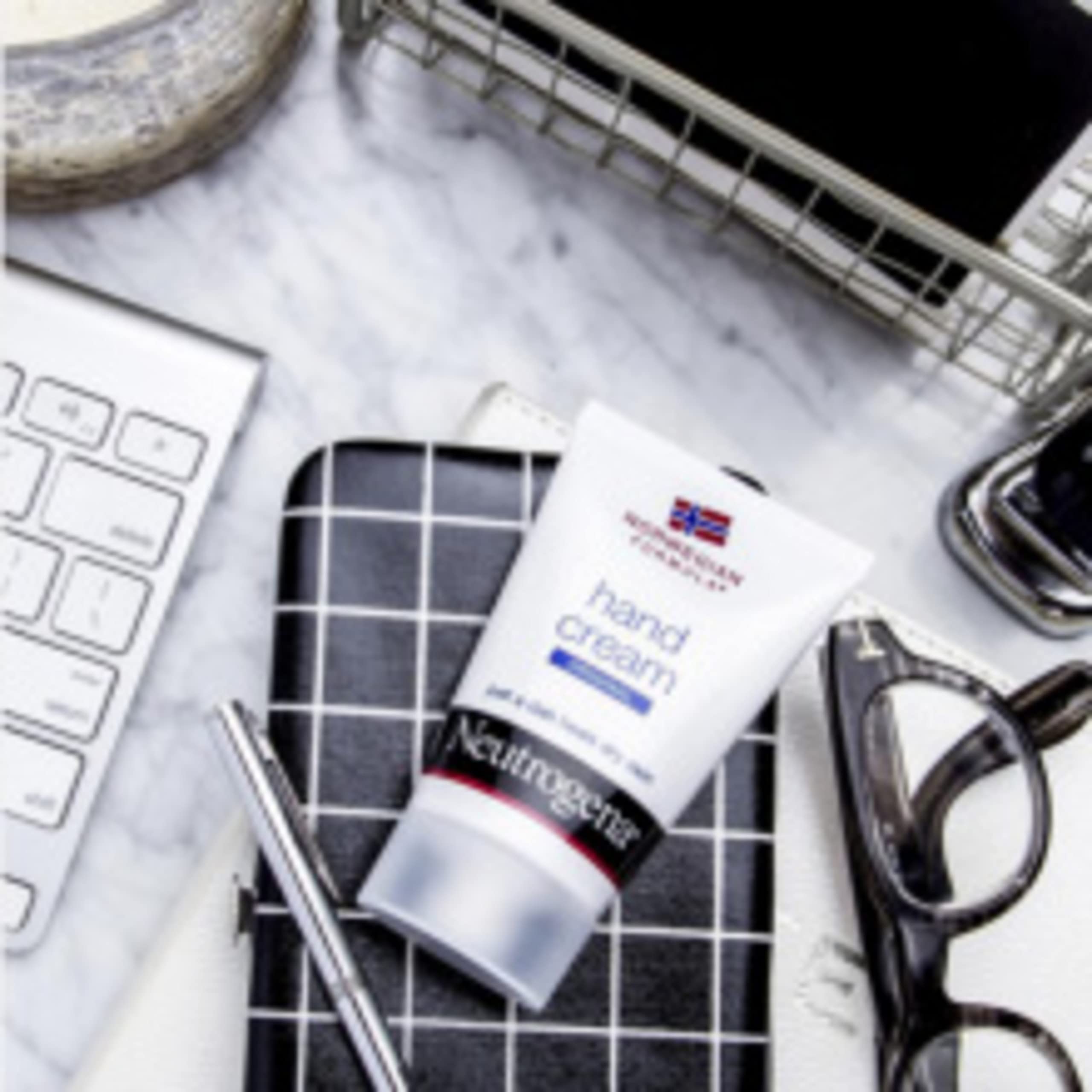 Foto 5 pulgar | Crema De Manos Neutrogena Norwegian Formula 60 Ml (paquete De 6) - Venta Internacional.
