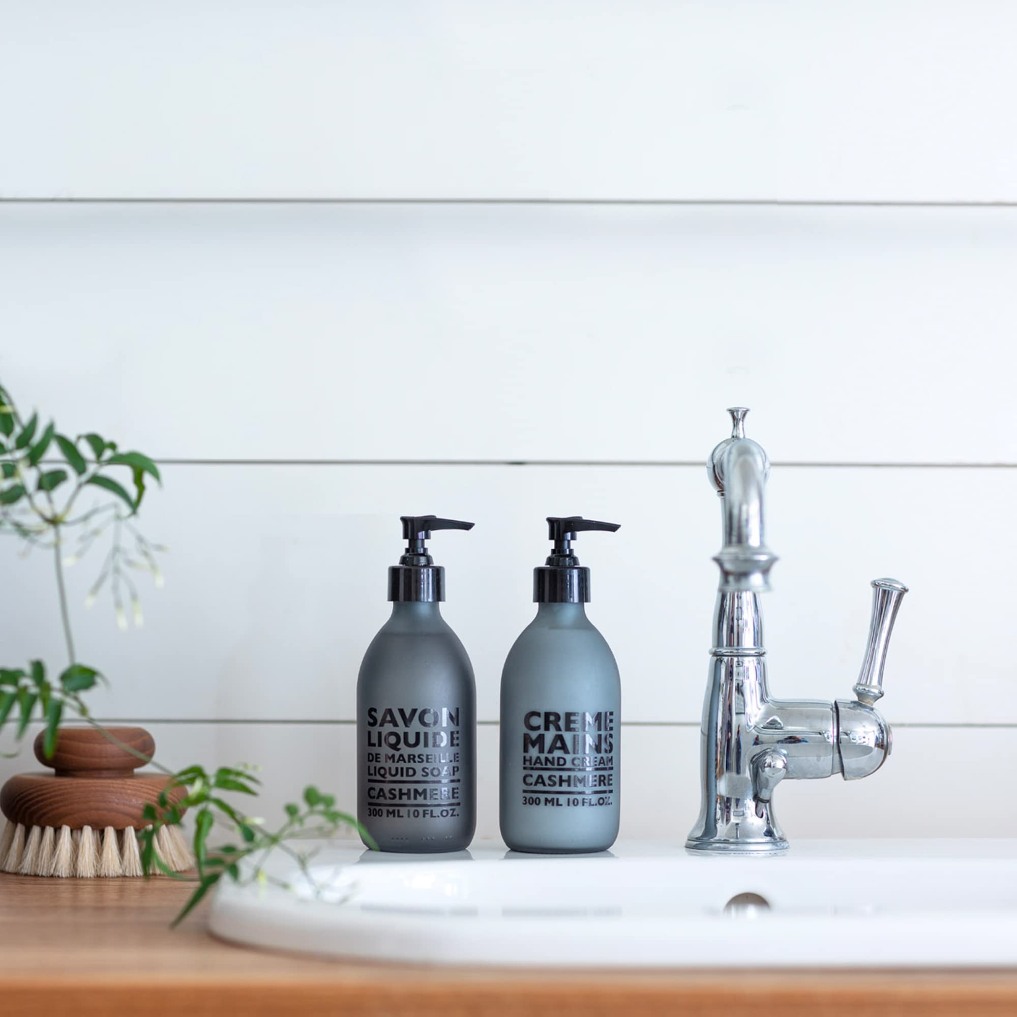 Foto 4 pulgar | Crema De Manos La Compagnie De Provence Cashmere 300ml - Venta Internacional.