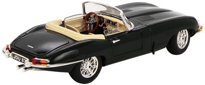 Foto 3 | Coche Fundido A Presión Bburago Jaguar E Type Cabrio 1961 A Escala 1:18 - Venta Internacional.