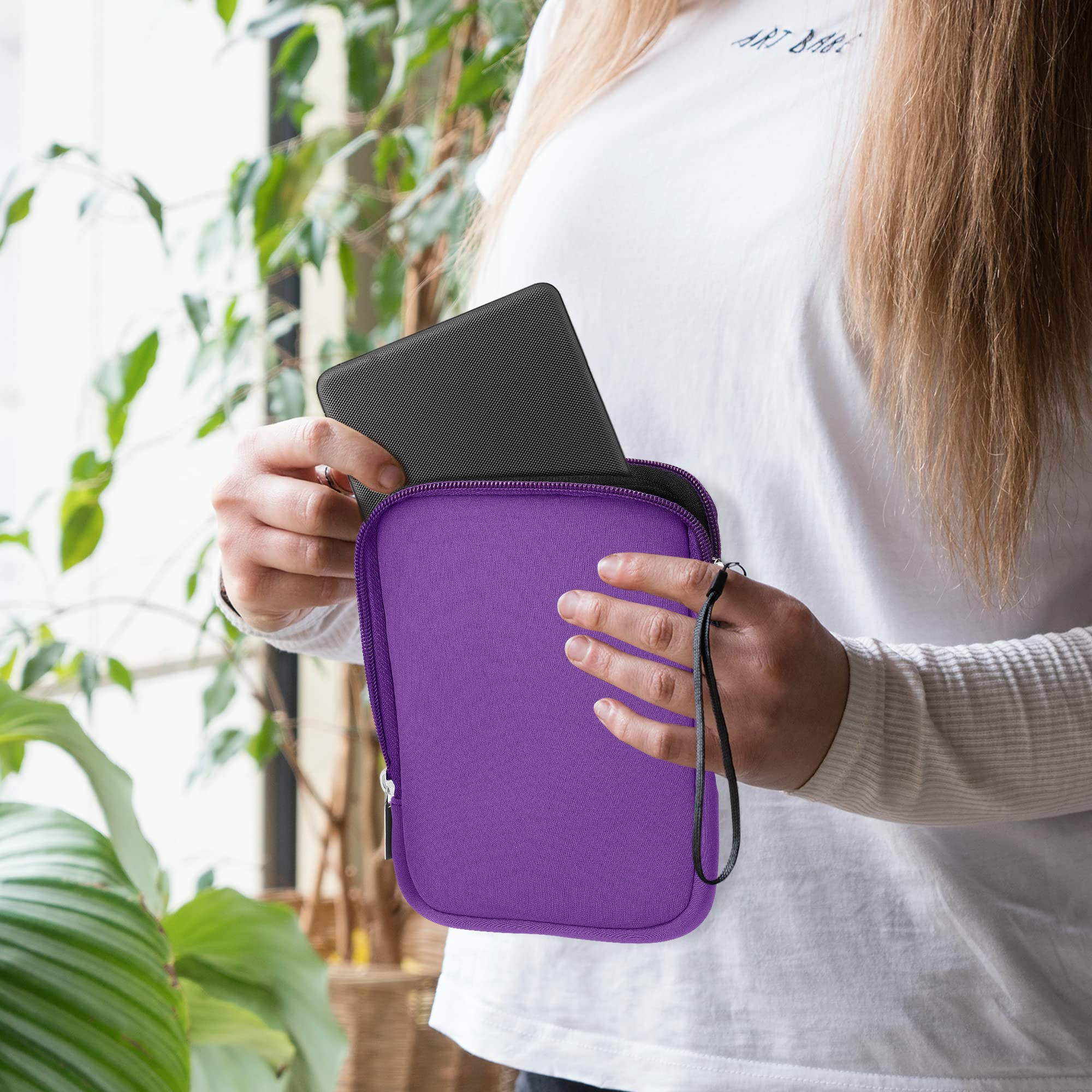 Foto 2 | Funda Para Lector De Libros Electrónicos Kwmobile, Neopreno, Tamaño 6, Universal, Violeta - Venta Internacional.