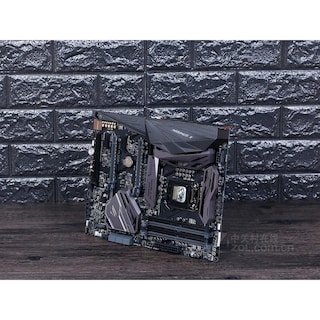 Foto 3 | Placa Madre Asus Rog Maximus X Hero Lga 1151 Atx Usada - Venta Internacional.