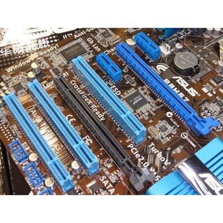 Foto 3 | Placa Madre Asus P8h67 Lga 1155 Intel H67 Ddr3 Atx Usada - Venta Internacional.