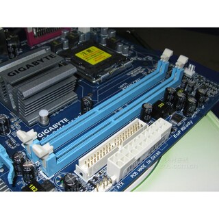 Foto 2 | Placa Madre Gigabyte Ga-p41t-es3g Lga 775 Intel G41 Ddr3 Atx - Venta Internacional.