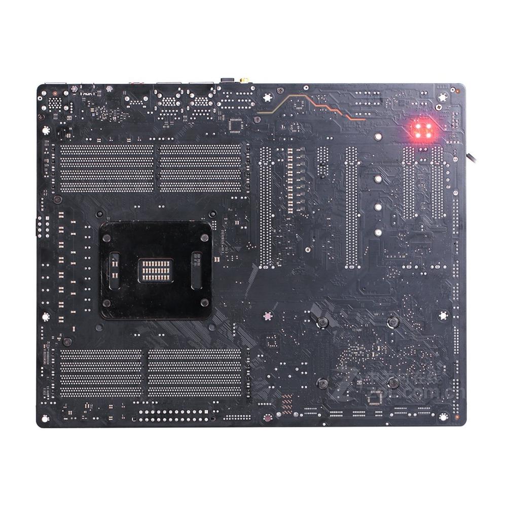 Foto 2 | Placa Madre Gigabyte X99-ultra-gaming Lga 2011-v3 Ddr4 Atx - Venta Internacional.