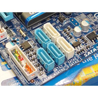 Foto 2 | Placa Madre Gigabyte Ga-h67ma-ud2h Lga 1155 Intel H67 Ddr3 - Venta Internacional.