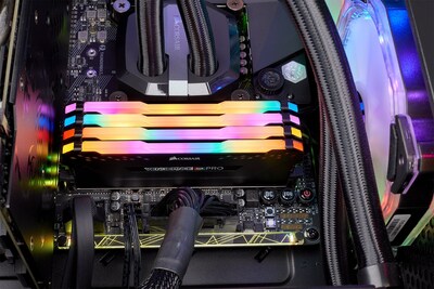 Foto 7 | Memoria De Escritorio Corsair Vengeance Rgb Pro Ddr4 De 64 Gb (4 X 16 Gb) - Venta Internacional.
