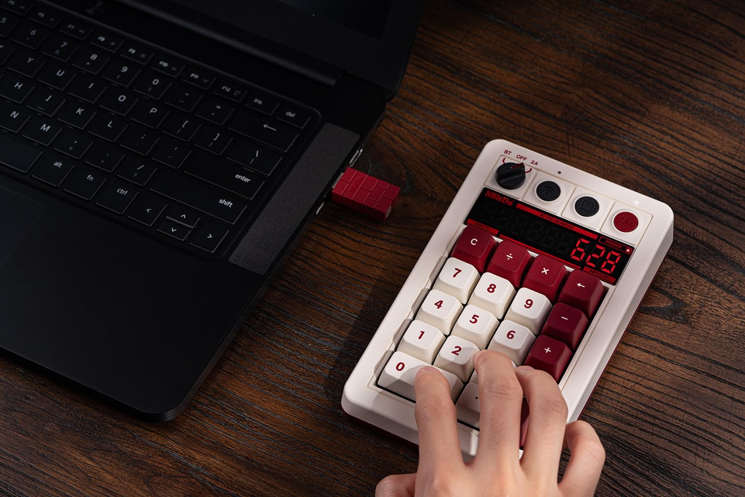Foto 3 pulgar | Numpad 8bitdo Retro 18 Mecánico Bluetooth/2.4g/cableado Fami - Venta Internacional.