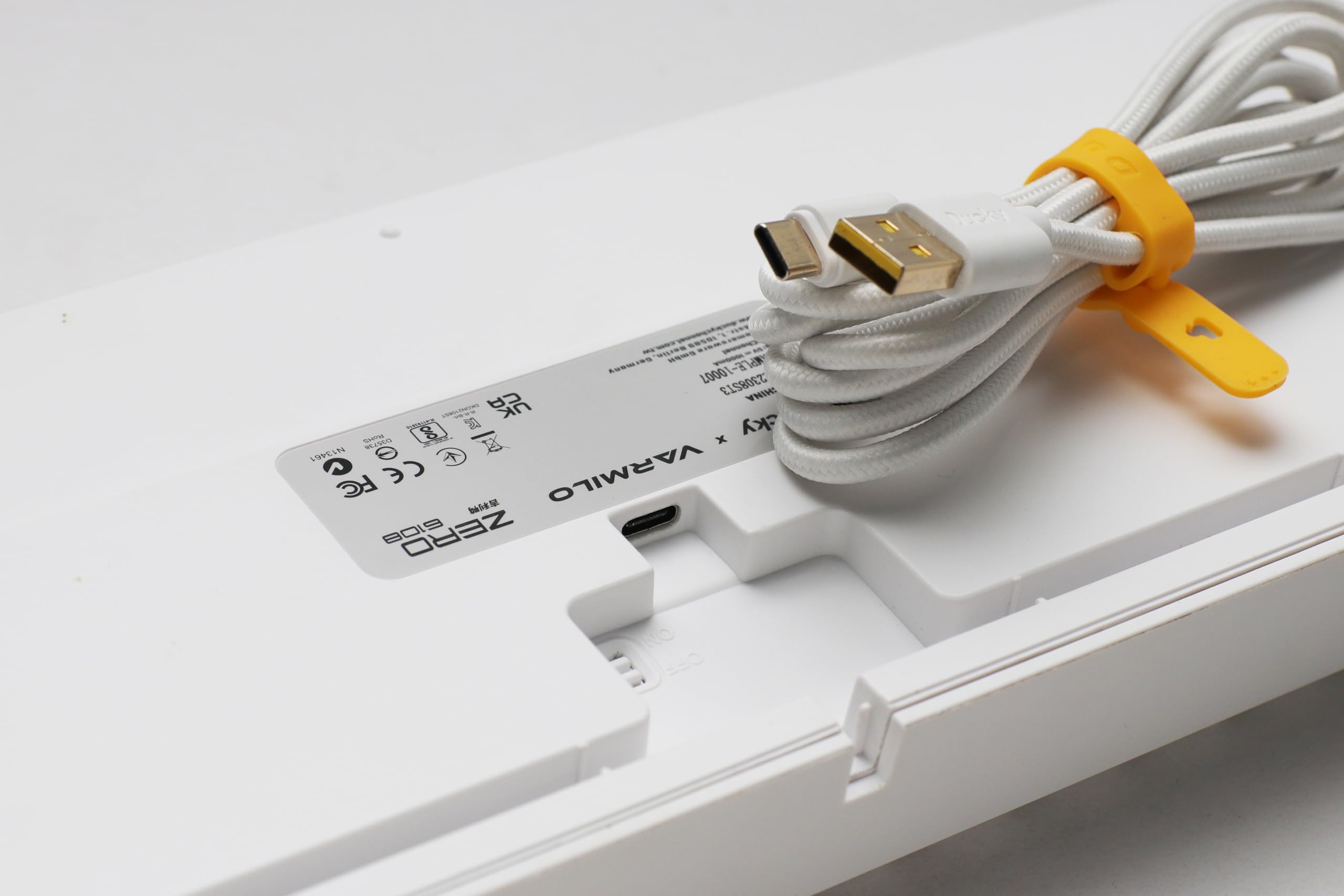 Foto 4 | Teclado Mecánico Ducky Zero 6108 Blanco Puro Bluetooth Rgb - Venta Internacional.
