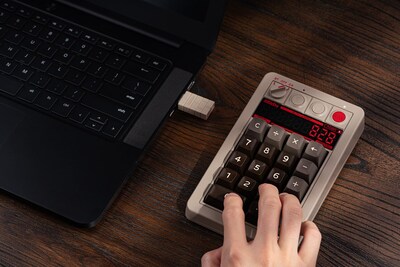 Foto 2 | Teclado Numérico Mecánico 8bitdo Retro 18 Bluetooth/2.4g/wired C64 - Venta Internacional.