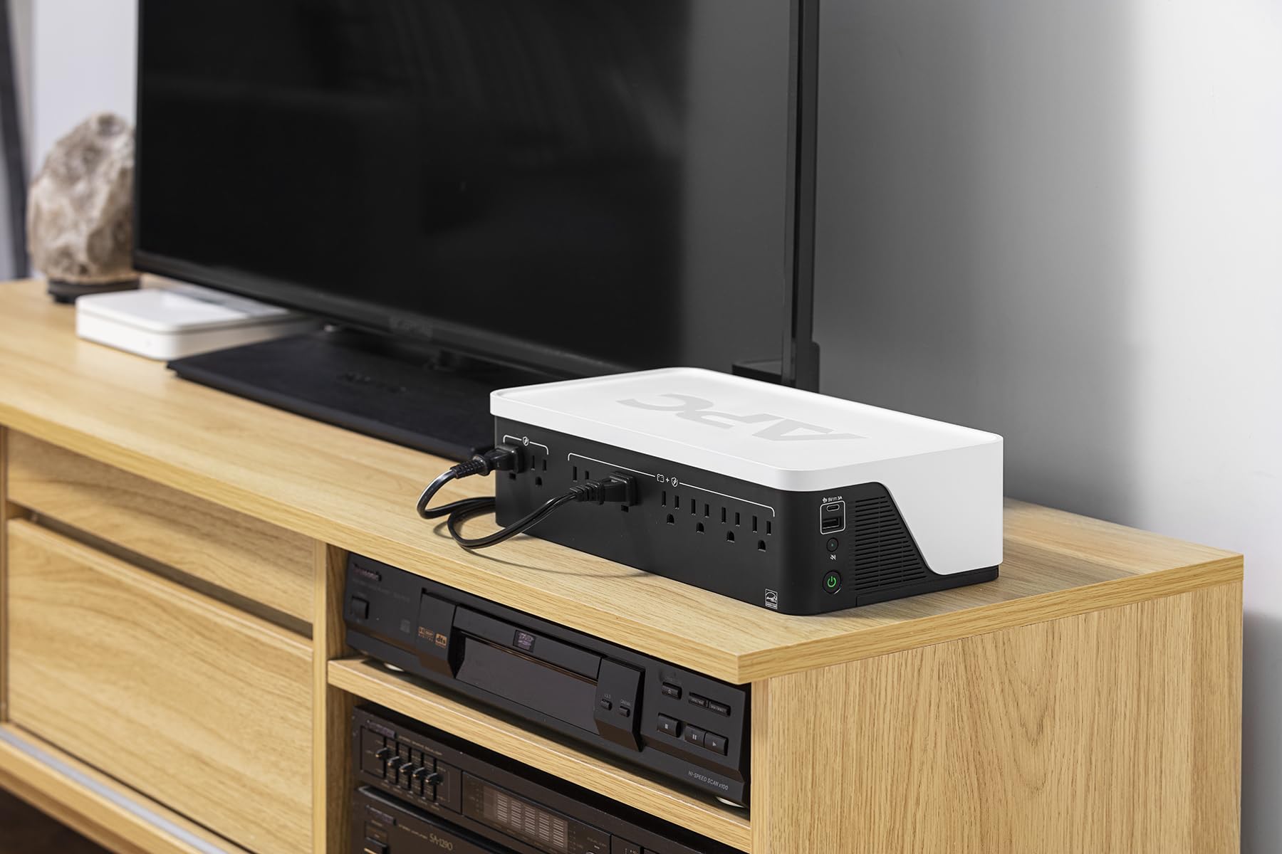 Foto 4 | Ups Apc Be900g3 900va Con 6 Salidas De Batería De Respaldo - Venta Internacional.