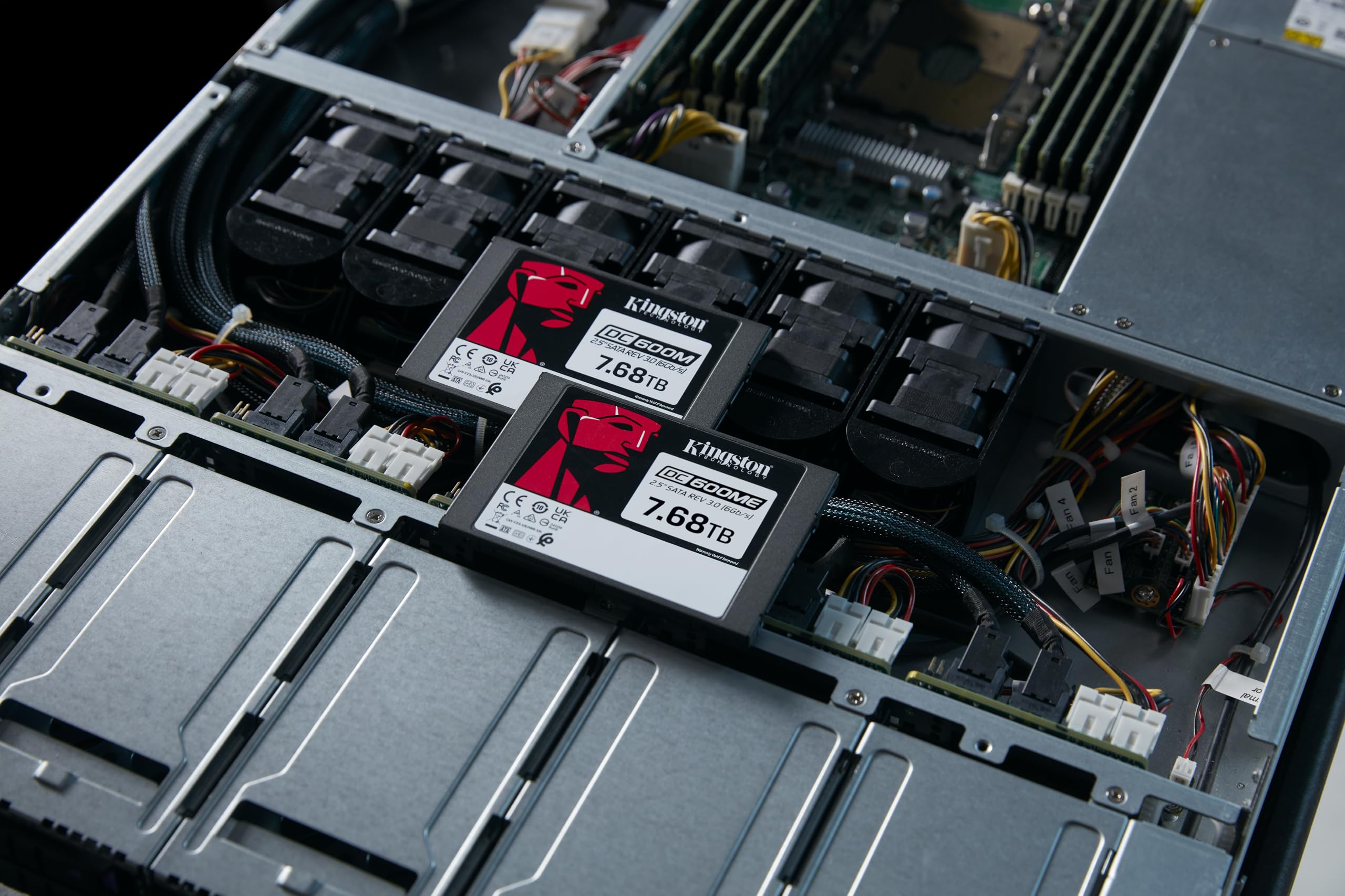 Foto 6 pulgar | Ssd Sata Empresarial Kingston Dc600me 2.5 960 Gb - Venta Internacional.