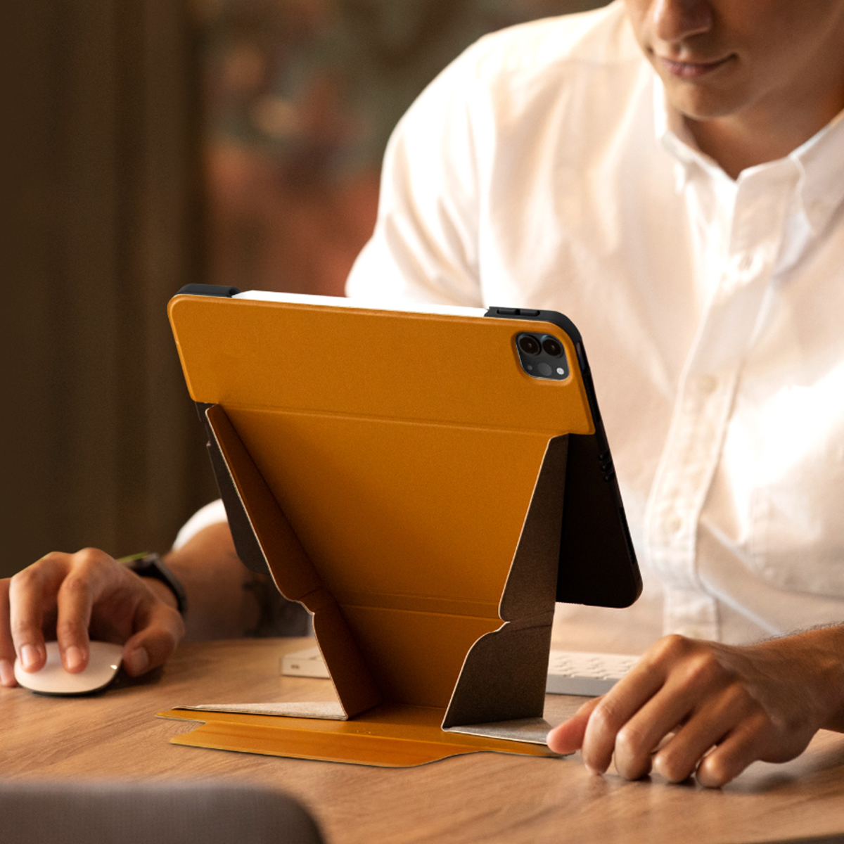 Foto 4 pulgar | Funda Uniq para iPad Air de 10.9"